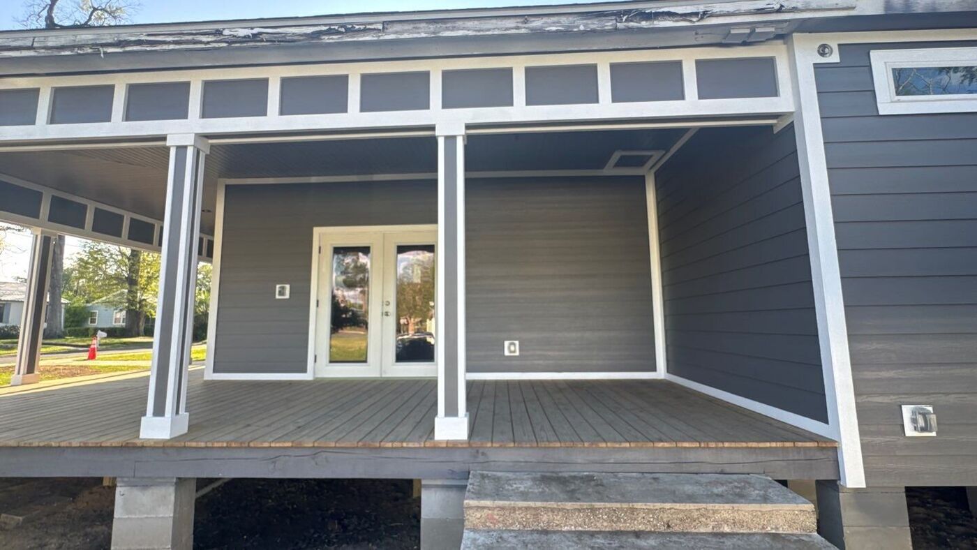 Craftsman porch columns and dentil trim detail on a custom home by JB's Contracting, Marianna FL