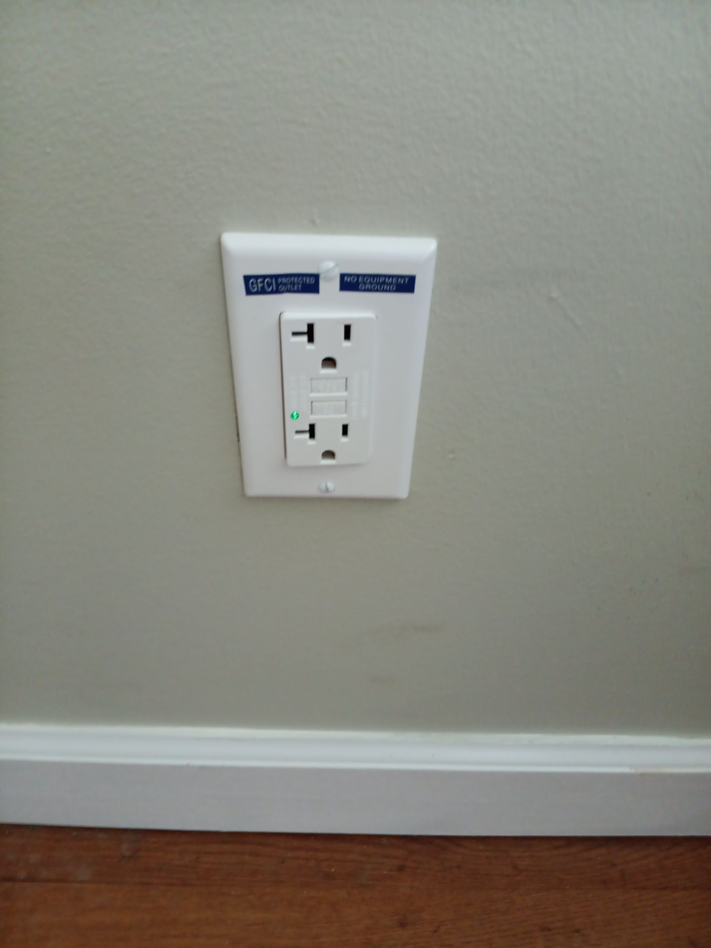 Replacement GFCI outlet with labeling