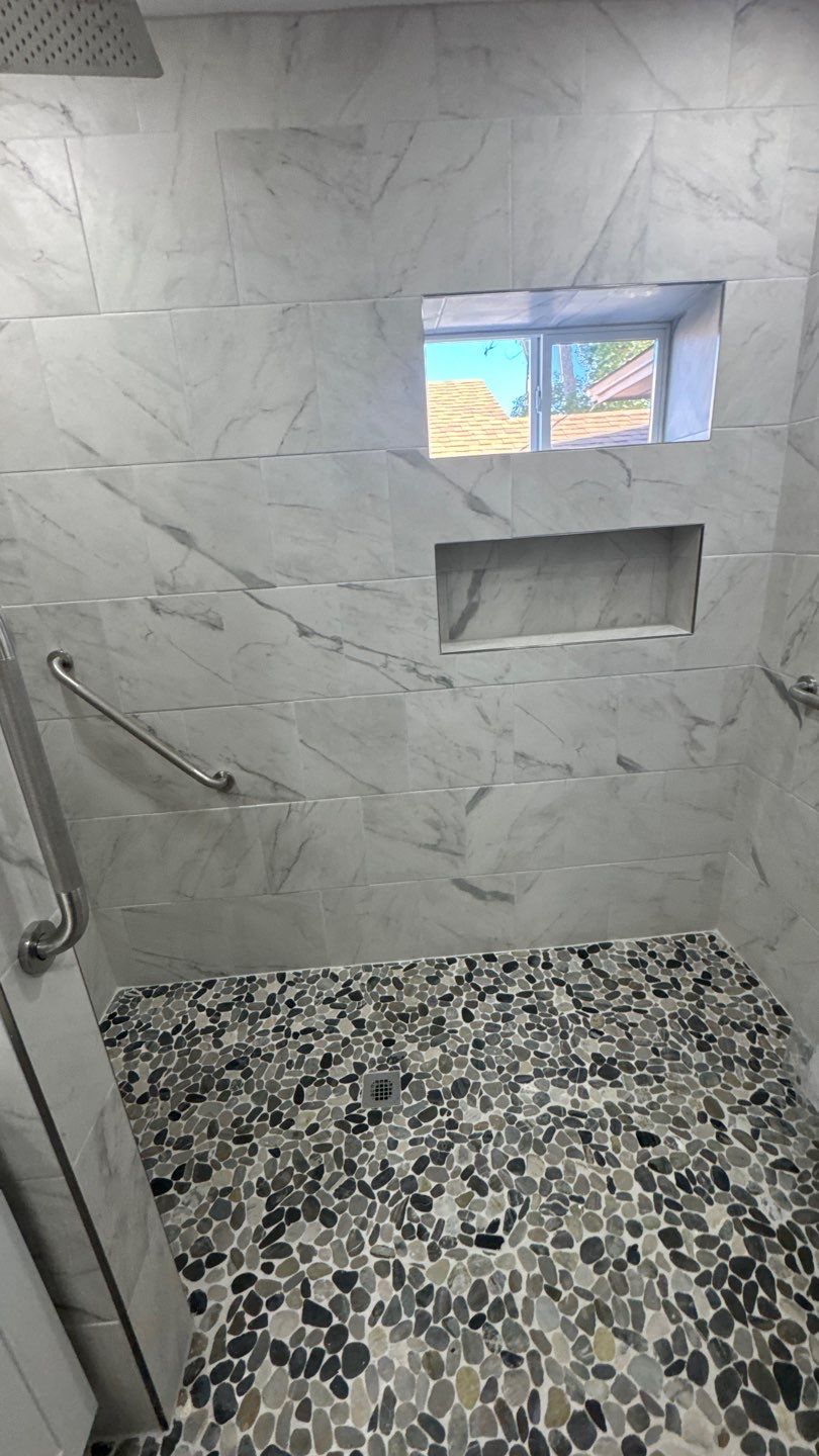 Shower niche and tile detail